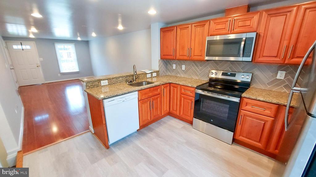 8709 Ravenglass Way in Gaithersburg, MD - Building Photo