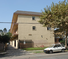 1410-1412 N Durant St Apartments