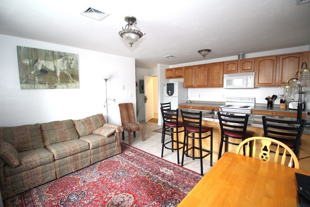 147 North St in Barnstable, MA - Building Photo