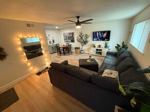 4752 Greenholme Dr in Sacramento, CA - Building Photo - Building Photo