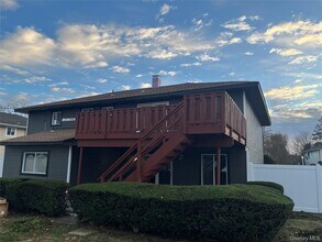 5 Farmstead Rd in Commack, NY - Building Photo - Building Photo