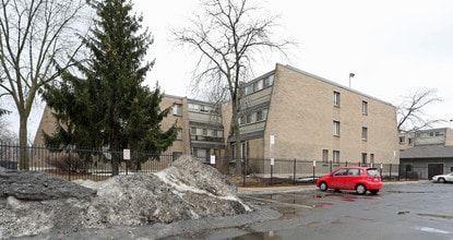 Northwood Apartments in Milwaukee, WI - Foto de edificio - Building Photo