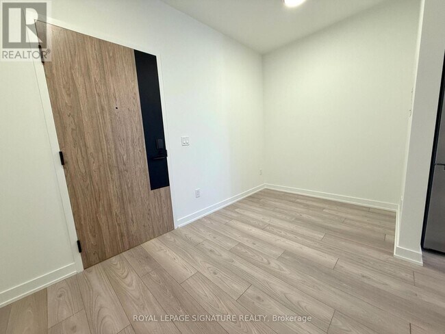 1007 The Queensway in Toronto, ON - Building Photo - Building Photo