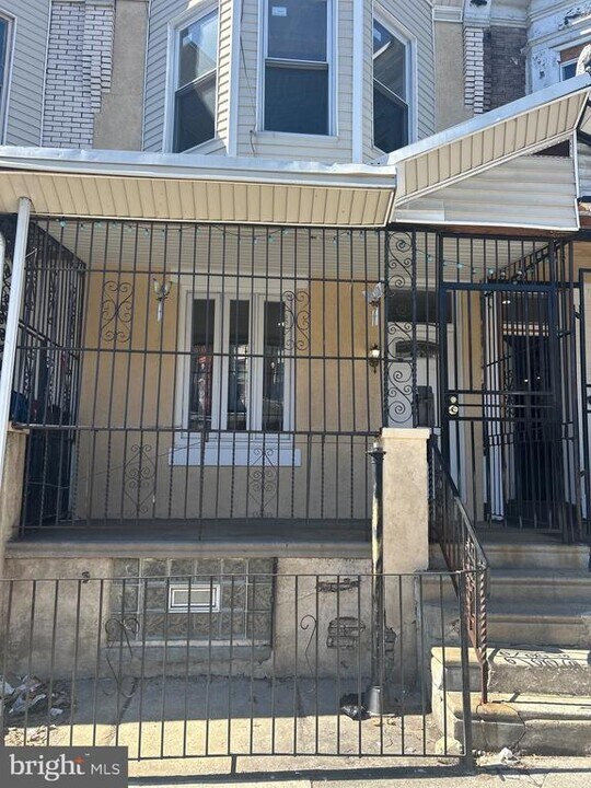 4012 N 7th St in Philadelphia, PA - Building Photo