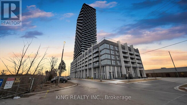 36-536 Zorra St in Toronto, ON - Building Photo - Building Photo