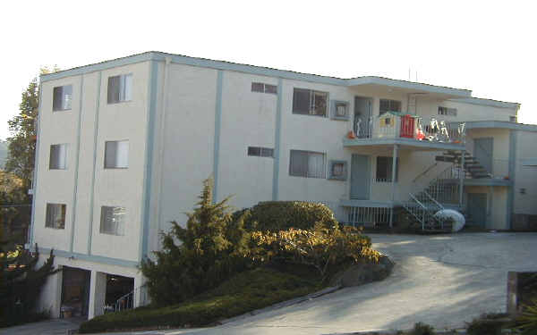 2925 Santa Clara Ave in El Cerrito, CA - Building Photo - Building Photo