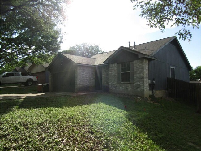 4904 Gnarled Oak Cove in Austin, TX - Building Photo - Building Photo