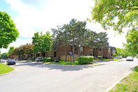 Willowood Townhomes in Toronto, ON - Building Photo - Building Photo