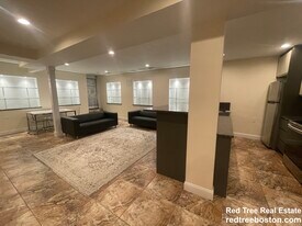 25 Saint Marys Ct, Unit 3 in Brookline, MA - Building Photo