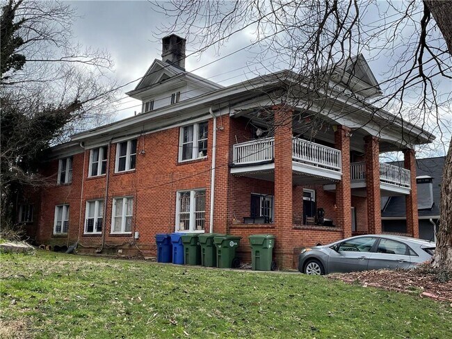 property at 1480 S Gordon St SW