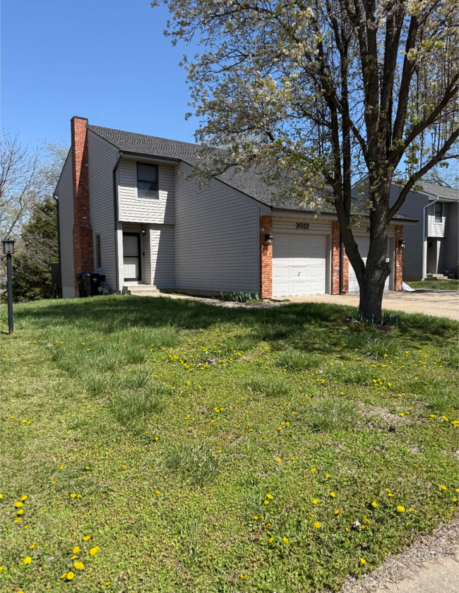 property at 2022 SW 36th St