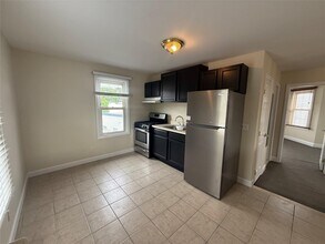 23 Bellemeade Ave in Smithtown, NY - Building Photo - Building Photo