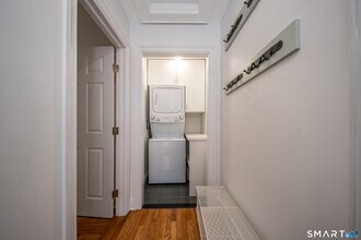 99 Bay View Ave in Groton, CT - Building Photo - Building Photo