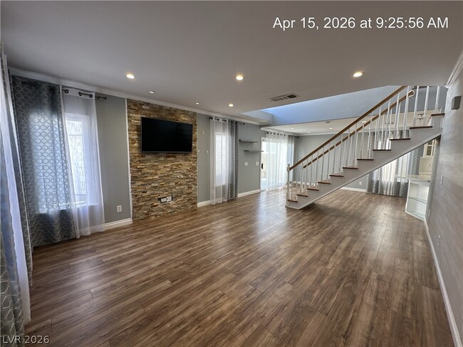 8848 Hampton Green Ave in Las Vegas, NV - Building Photo - Building Photo