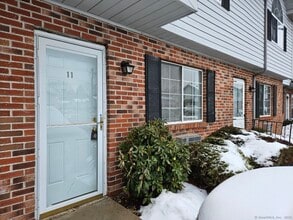 975 Meriden Rd in Waterbury, CT - Building Photo - Building Photo