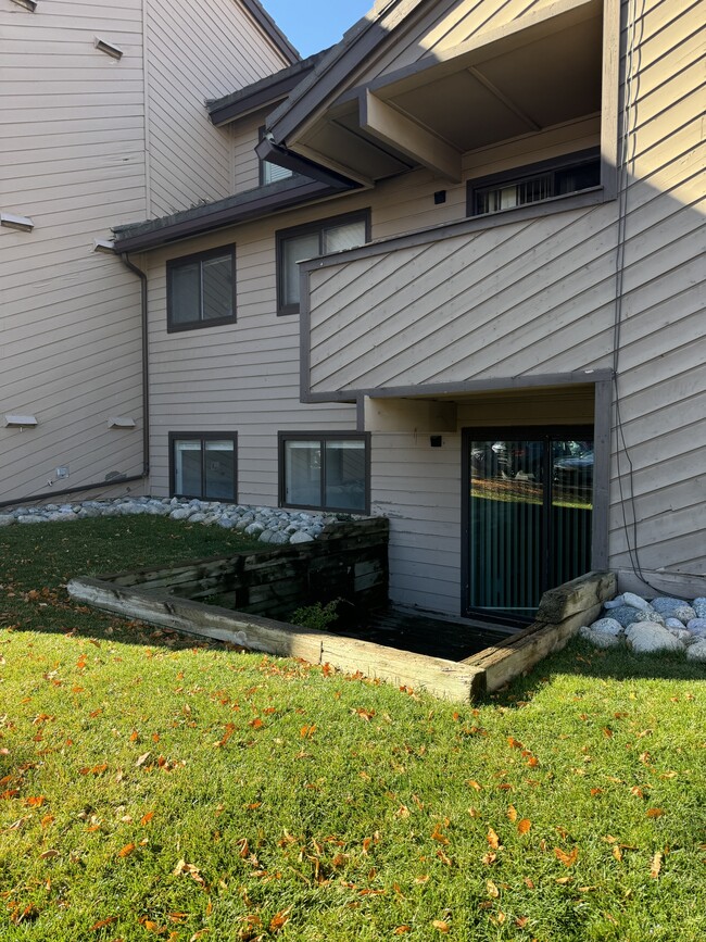 1061 W Beaver Creek Blvd in Avon, CO - Building Photo - Building Photo