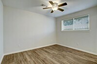 126 W Havner Ln photo'