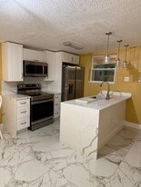 6383 Saxon Blvd in West Palm Beach, FL - Building Photo