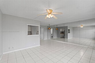 555 Fanshaw N in Boca Raton, FL - Building Photo - Building Photo