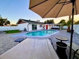 8538 E Chaparral Rd in Scottsdale, AZ - Building Photo