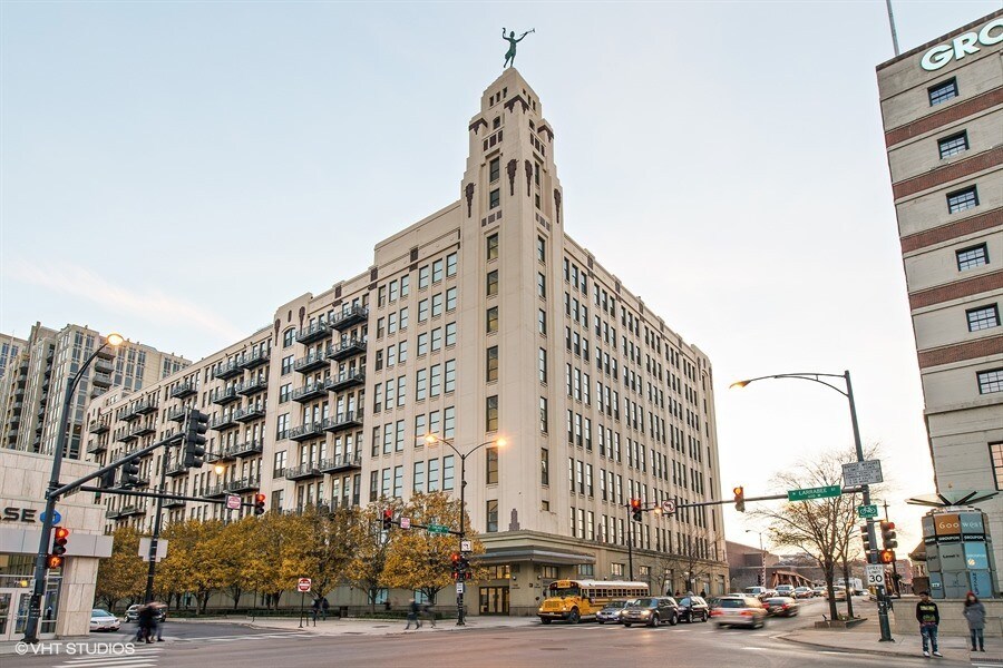 758 N Larrabee St in Chicago, IL - Building Photo