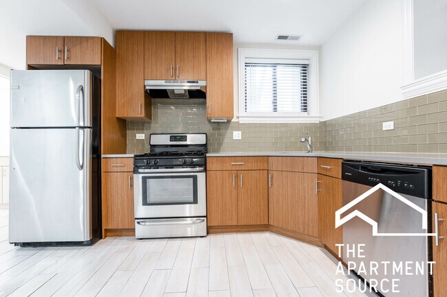 3709 N Wilton Ave in Chicago, IL - Building Photo - Building Photo