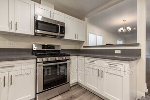 912 N Stoneman Ave in Alhambra, CA - Building Photo