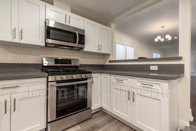 property at 912 N Stoneman Ave