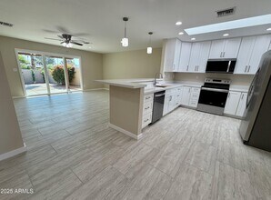 2535 E Bluefield Ave in Phoenix, AZ - Building Photo - Building Photo