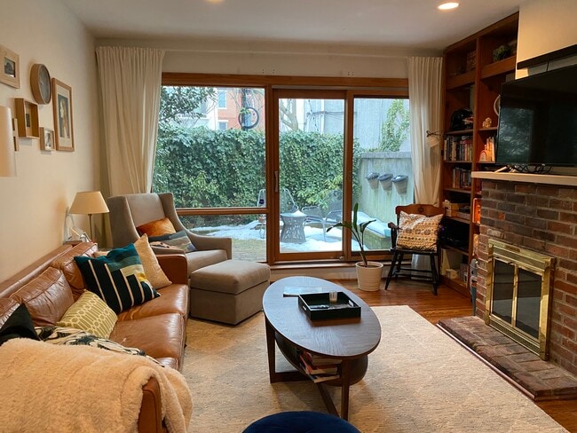 2201 Naudain St in Philadelphia, PA - Foto de edificio - Building Photo