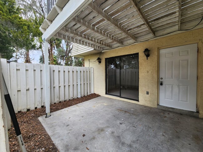 95 Springwood Square in Port Orange, FL - Foto de edificio - Building Photo