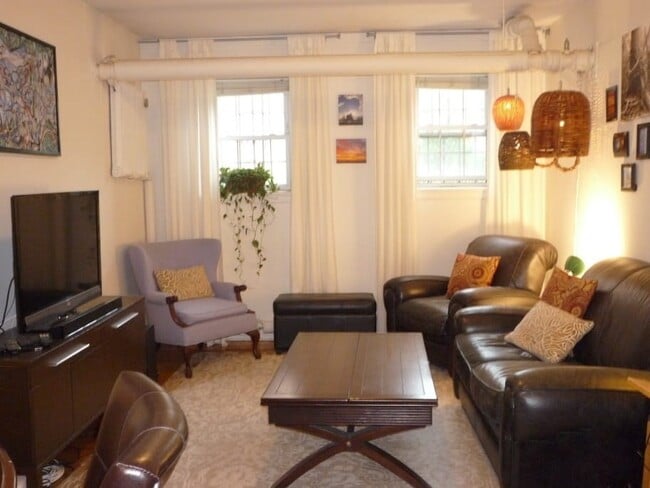 16 Ware St in Cambridge, MA - Foto de edificio - Building Photo