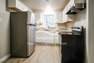 212 N Walnut Ave in Sand Springs, OK - Foto de edificio - Building Photo