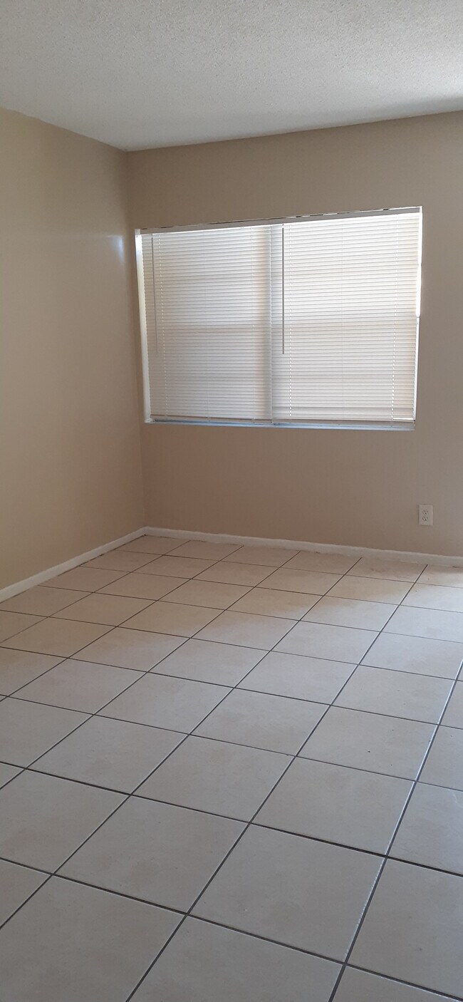 5900 NW 16th Ct Apartments and Nearby Sunrise Apartments For Rent