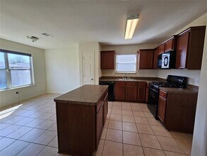 629 Lazy Crest Dr in Fort Worth, TX - Building Photo - Building Photo