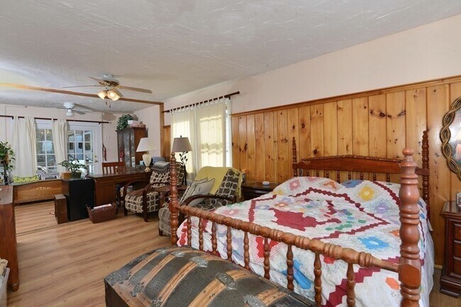 6 Lakeshore Rd in Westport, MA - Building Photo - Building Photo