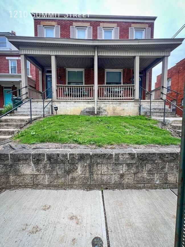 1210 Summit St in Columbus, OH - Building Photo - Building Photo