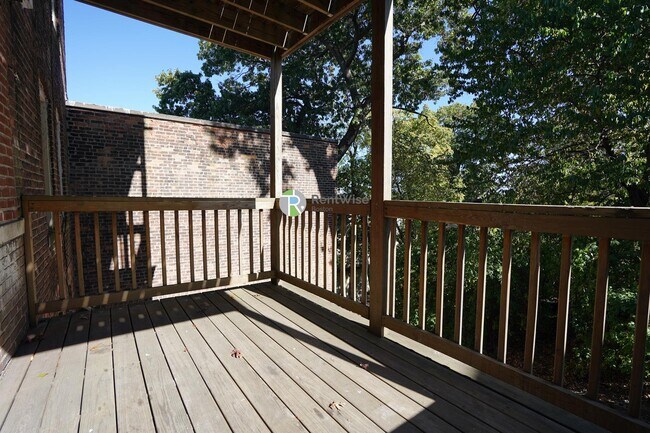 14 Lorraine Ter, Unit 2