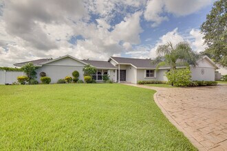 15300 SW 164th St in Miami, FL - Building Photo - Building Photo