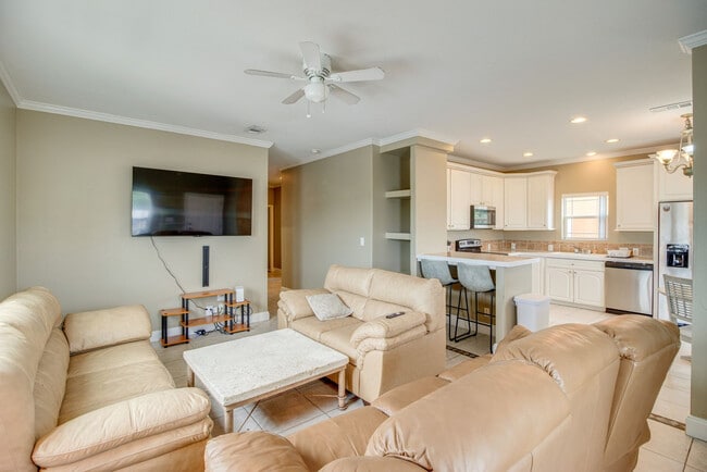 210 W 2nd Ct, Unit SI FL2-ID1546489P