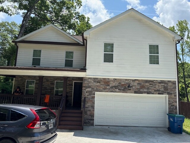 5856 Old Bill Cook Rd in Atlanta, GA - Building Photo