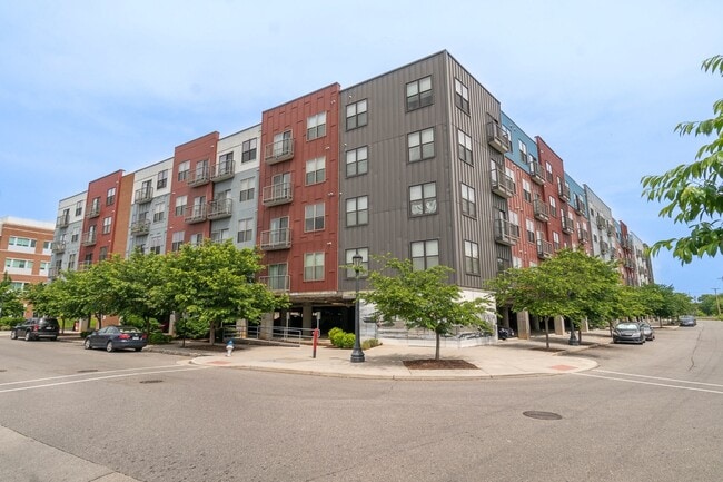 South 16 At The Bridges in Roanoke, VA - Foto de edificio - Building Photo