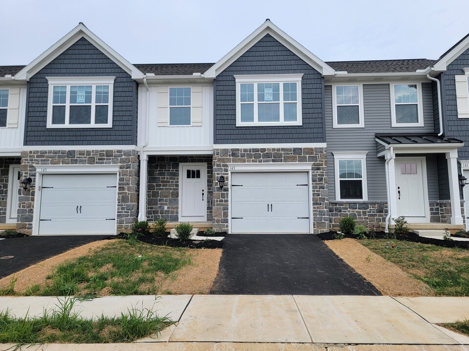 145 Beech Tree Ct in Annville, PA - Building Photo
