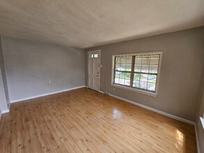 511 Coppinger Dr in Ferguson, MO - Building Photo - Building Photo