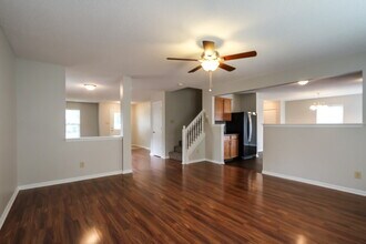 10743 Timothy Ln in Indianapolis, IN - Foto de edificio - Building Photo