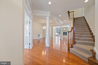 9313 Talisman Dr in Vienna, VA - Foto de edificio - Building Photo