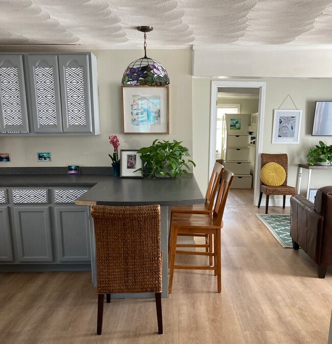 property at 290 North End Blvd