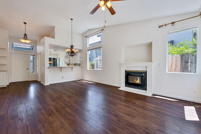 145 Whiting Way in Folsom, CA - Building Photo - Building Photo