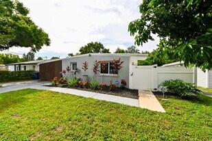 4114 W Olive St in Tampa, FL - Building Photo