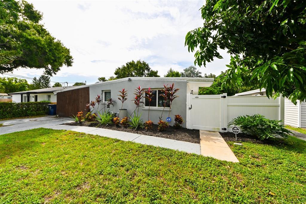 4114 W Olive St in Tampa, FL - Building Photo